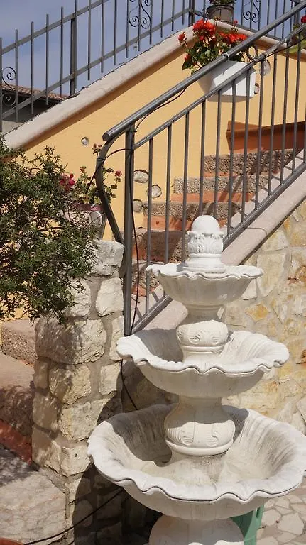 Antica Corte Albisano Appartement Torri Del Benaco 0*,  Italië